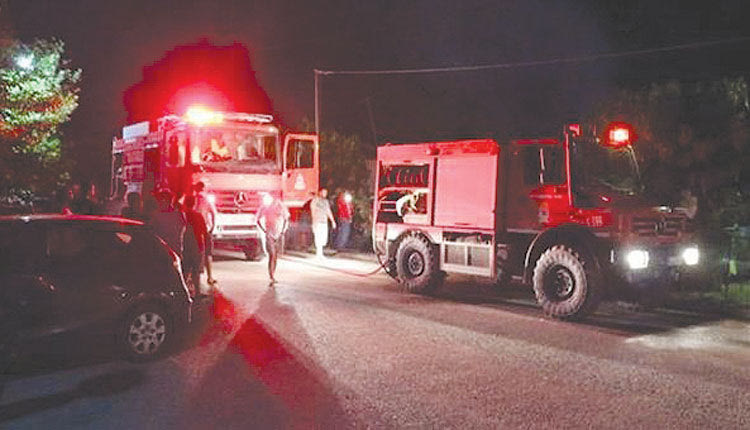 Πυροσβεστικό όχημα από τον Άγιο Νικόλαο μετέφερε τους ανήλικους σε ασφαλές σημείο