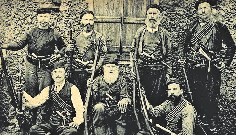 ΦΩΤΟΗΜΕΡΑΣ: Μάρτιος 1905: Ο πρόεδρος της επαναστατικής συνέλευσης στο Θέρισο.