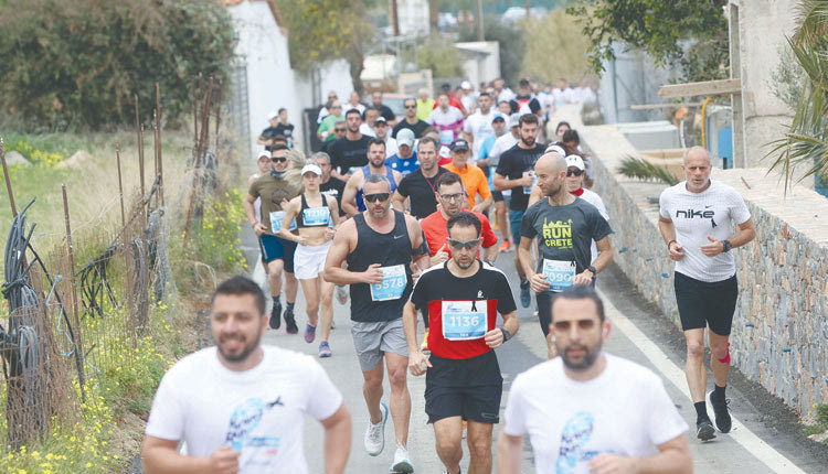 ΑΥΞΑΝΟΝΤΑΙ ΟΙ ΕΓΓΡΑΦΕΣ: Όλοι μαζί, παιδιά και γονείς, στο Run Greece Ηράκλειο