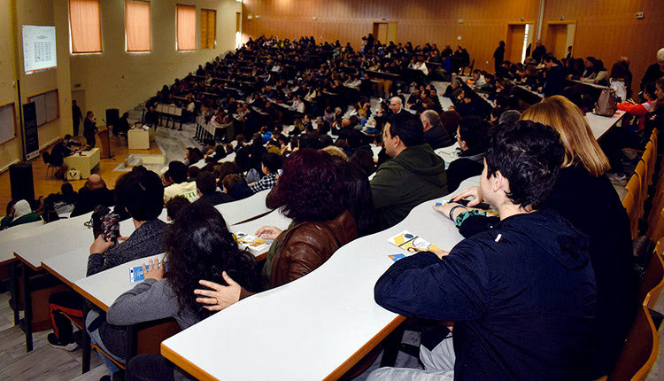 μαθηματικές διάνοιες στο Αμφιθέατρο Κ28 του Ελληνικού Μεσογειακού Πανεπιστημίου (ΕΛΜΕΠΑ)