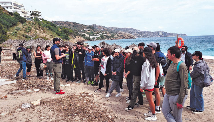 Άλλη μια αξιέπαινη εθελοντική δράση καθαρισμού στο λιμανάκι της Παντάνασσας με τη συνδιοργάνωση φορέων, σχολείων και συλλόγων: Λιμεναρχείο Ηρακλείου, το Πρότυπο/Πειραματικό Γυμνάσιο Ηρακλείου, Δήμος Μαλεβιζίου. 