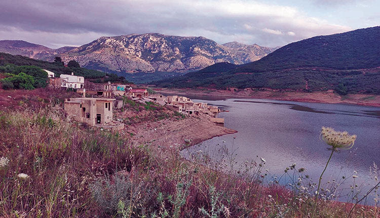 Είναι πραγματικά αποκαρδιωτικό να βλέπει κανείς που έχουν φτάσει τα αποθέματα νερού στο φράγμα Αποσελέμη