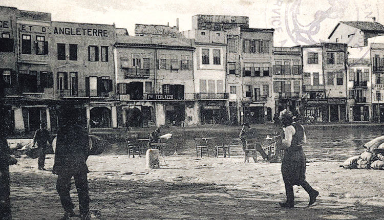 ΦΩΤΟΗΜΕΡΑΣ: Στο λιμάνι των Χανίων το 1911.