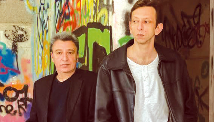 Ο Γιώργος και ο Σταύρος Σταυρακάκης στο Ψυχρό με τη μουσική παράσταση “Άμπωτις”