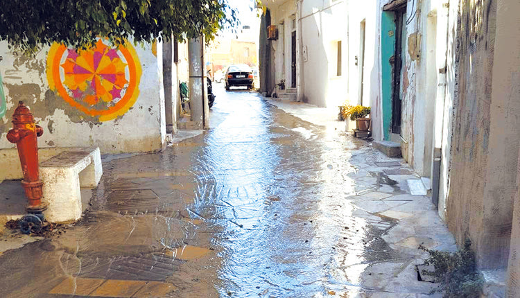 ΤΡΑΓΙΚΕΣ ΑΠΩΛΕΙΕΣ Χάνεται το νερό στους δρόμους!