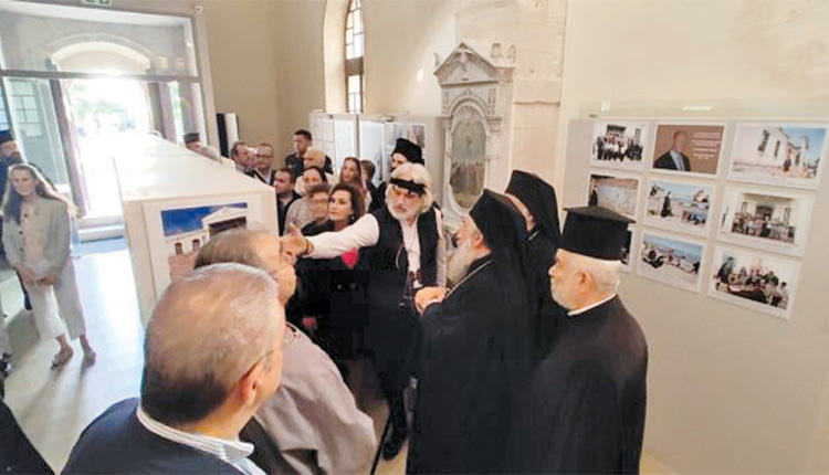 Τα εγκαίνια της έκθεσης φωτογραφίας προς τιμήν του Οικουμενικού Πατριάρχη κ.κ. Βαρθολομαίου, με τίτλο “Ιμβρος η καλλίτεκνος Πατριάρχου Τόπος Γενέθλιος” έγιναν την Κυριακή στον Ιερό Μητροπολιτικό Ναό του Αγίου Μηνά