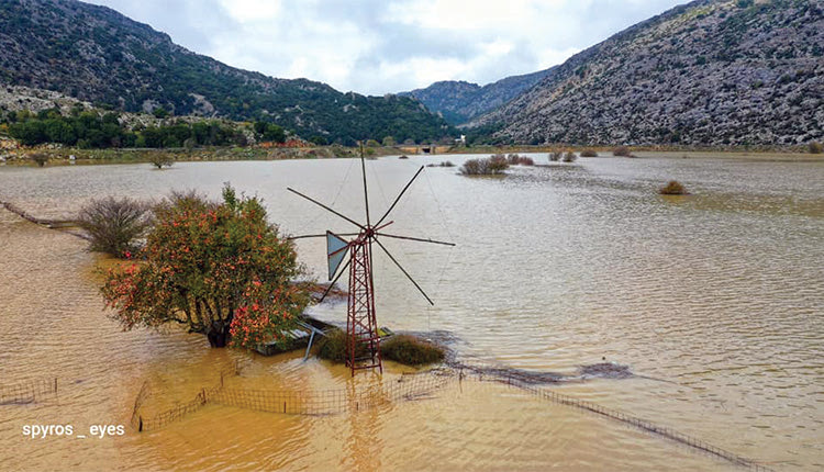 Πριν τρία ακριβώς χρόνια το Οροπέδιο Λασιθίου ήταν γεμάτο νερά