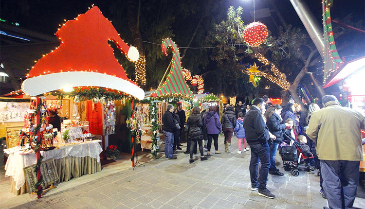 Η ανάπλαση της πλατείας Ελευθερίας που επιτέλους μετά από τόσα χρόνια θα ξεκινήσει λειτουργεί απαγορευτικά για να εγκατασταθεί φέτος εκεί το «Χριστουγεννιάτικο Χωριό» ή… Κάστρο που κάθε χρόνο στήνεται.