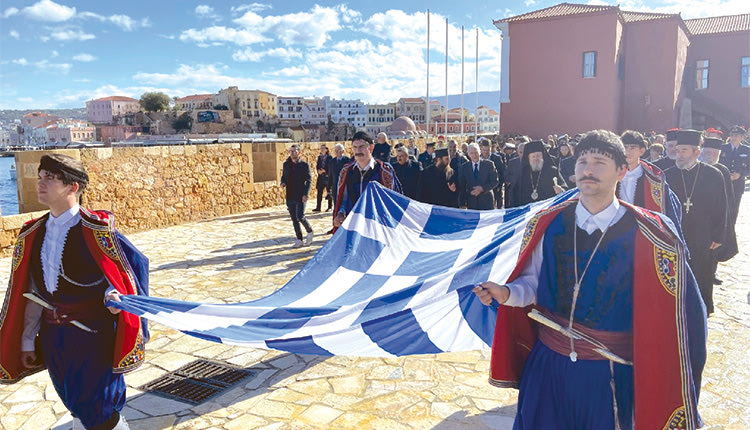 Η ΠΡΟΕΔΡΟΣ ΤΗΣ ΔΗΜΟΚΡΑΤΙΑΣ ΚΑΤΕΡΙΝΑ ΣΑΚΕΛΛΑΡΟΠΟΥΛΟΥ ΚΑΙ Η ΥΠΟΥΡΓΟΣ ΕΣΩΤΕΡΙΚΩΝ ΣΤΑ ΧΑΝΙΑ Εκδηλώσεις για την Ένωση της Κρήτης με την Ελλάδα