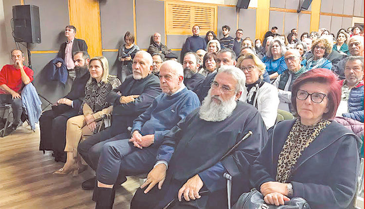 Πλήθος κόσμου στην παρουσίαση