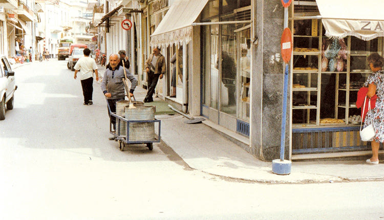 ΦΩΤΟΗΜΕΡΑΣ: Στη Σητεία το 1989, φωτογραφία F. Huebner.