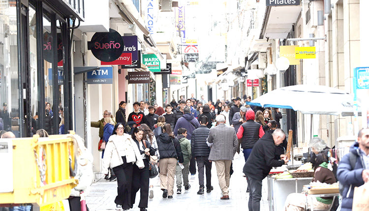 Τη χαμένη ρευστότητα της αναζητά η τοπική αγορά