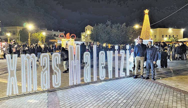 φωταγώγηση του χριστουγεννιάτικου δέντρου στο Γάζι