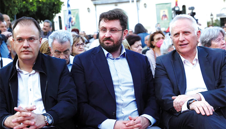 Επιμένουν οι τρεις του ΣΥΡΙΖΑ (Ζαχαριάδης, Ραγκούσης, Θεοχαρόπουλος) για αποχώρηση του κόμματος από την Ευρωπαϊκή Αριστερά (Left) και ένταξή του στην ομάδα των Ευρωσοσιαλιστών.
