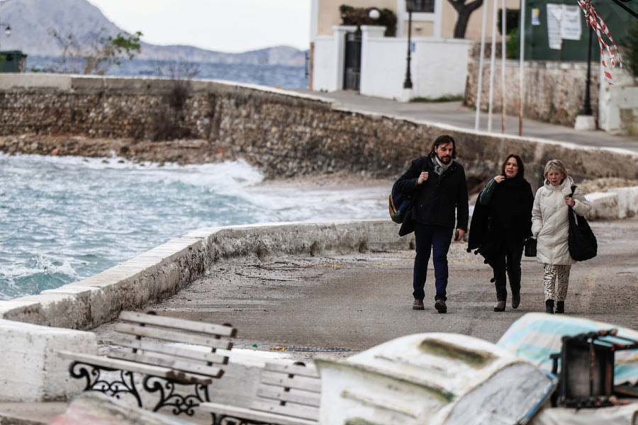 Έληξε το τριήμερο….Σπετσών για τους βουλευτές του ΣΥΡΙΖΑ