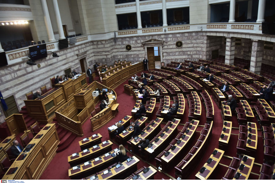 Γάμος ομόφυλων ζευγαριών: Ονομαστική ψηφοφορία και τρεις ενστάσεις