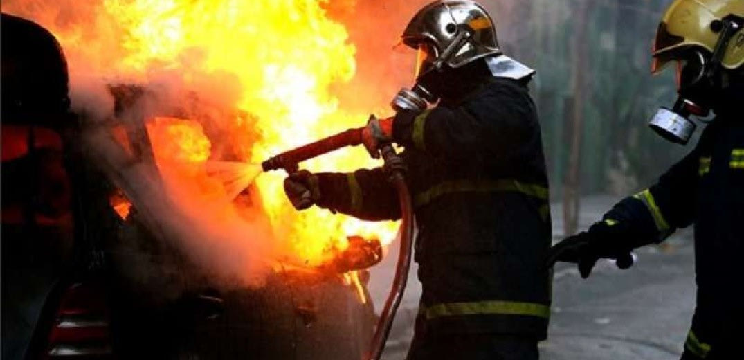 Ηράκλειο: Στις φλόγες μηχανήματα έργου στην Κόξαρη