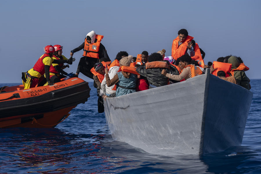 βάρκα-μετανάστες