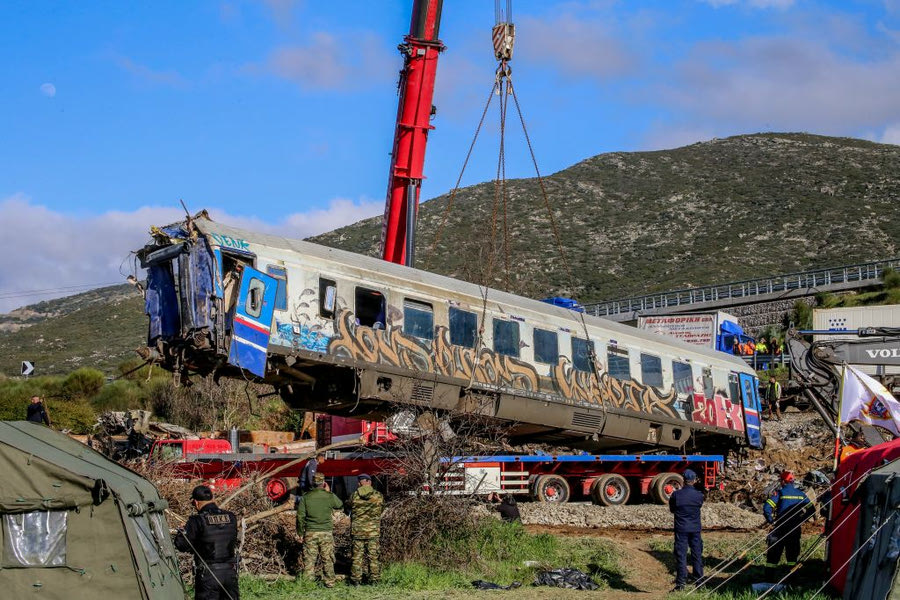 Μονταζιέρα στα Τέμπη: Το δημοσίευμα που έφερε πολιτική «θύελλα»