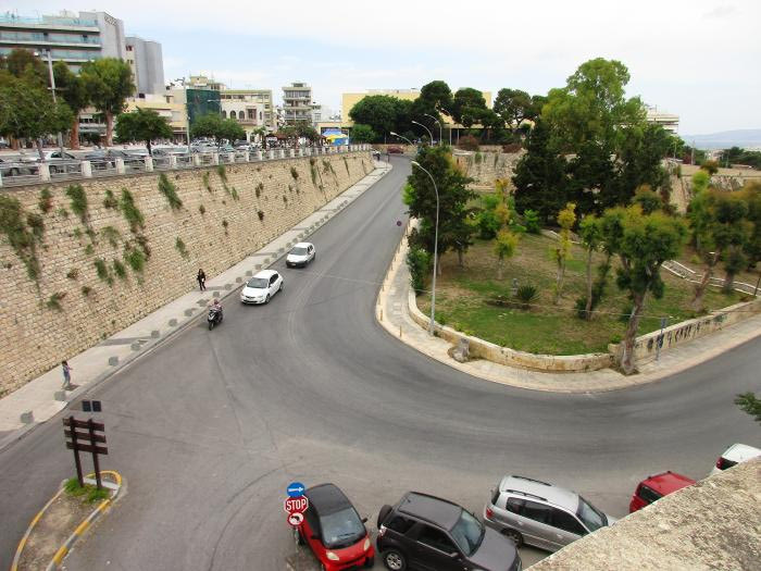 Κατήγγειλε ότι ξυλοκοπήθηκε σε κεντρικό δρόμο του Ηρακλείου!