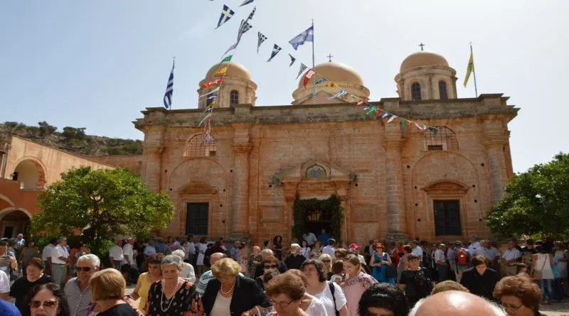 Επενέβη η…. αστυνομία σε μονή της Κρήτης για την λειτουργία την Κυριακή των Βαΐων