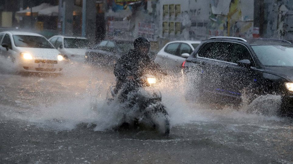 Κακοκαιρία: Μήνυμα του 112 σε Θεσσαλία και Θεσσαλονίκη