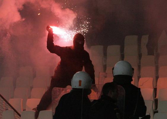 Ρέντη: Τα βίντεο που «έκαψαν» τους χούλιγκαν