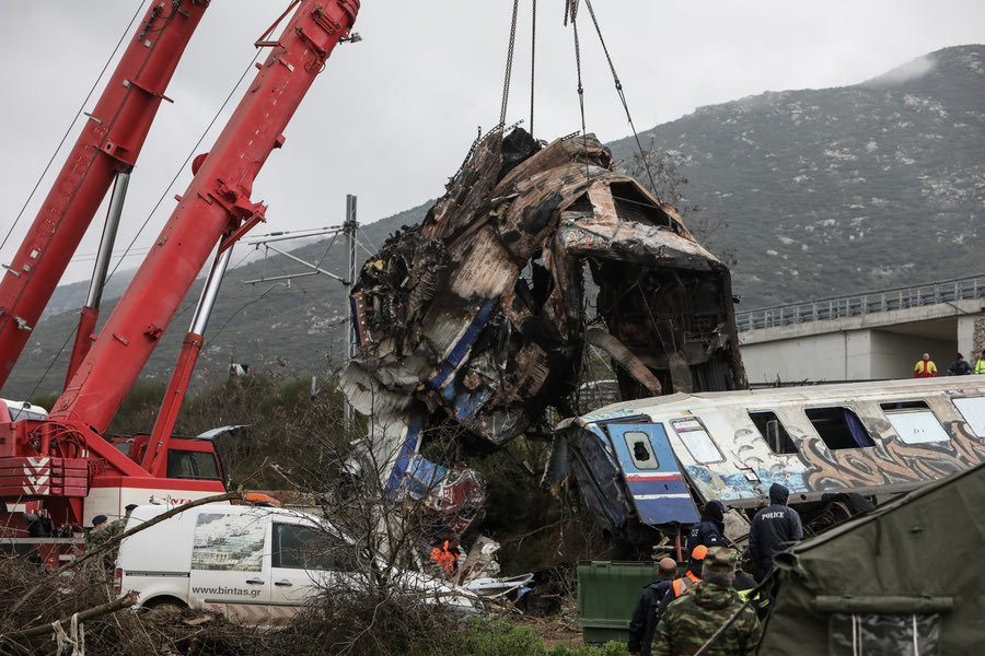 Τέμπη: «Έφοδος» στα γραφεία του ΟΣΕ – Κατασχέθηκαν σκληροί δίσκοι