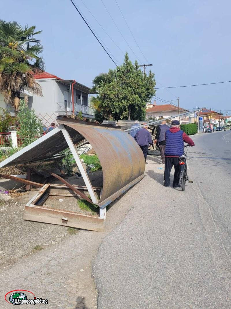 Βέροια: Αυτοκίνητο έπεσε σε στάση λεωφορείου, σκοτώθηκαν δύο γυναίκες!