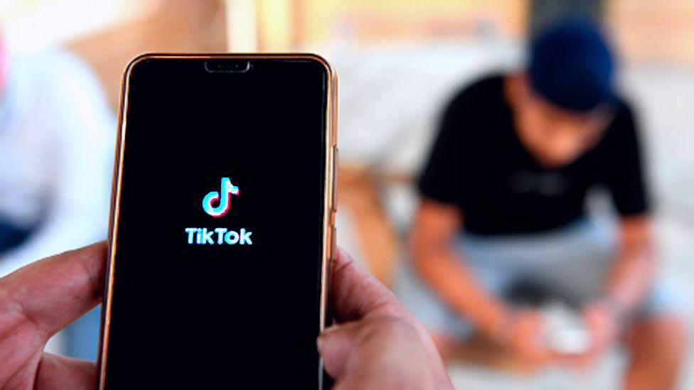 Το TikTok προχωρά σε επισήμανση του περιεχομένου τεχνητής νοημοσύνης