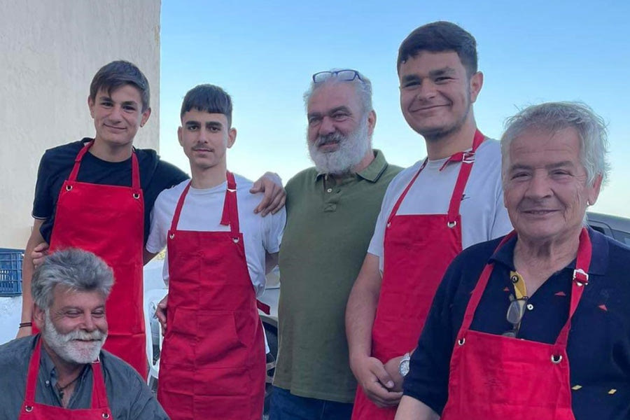 “Οι κόκκινες ποδιές πήραν φωτιά στον Αμιρά!”