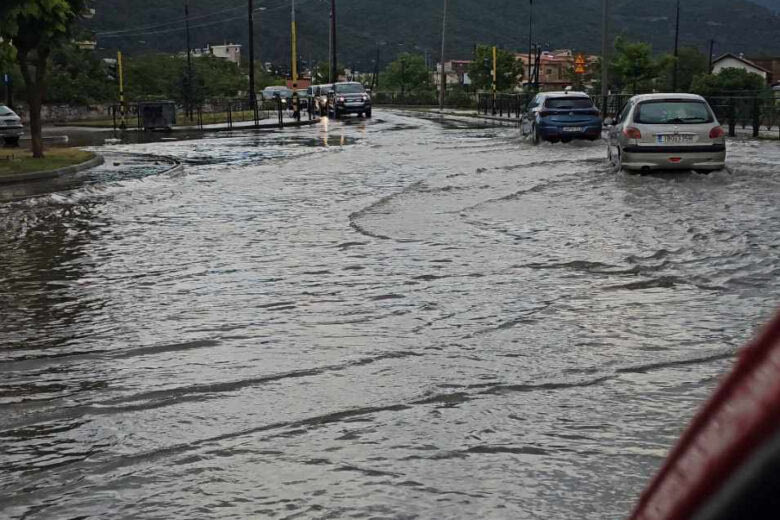 Ξάνθη: Ισχυρές βροχές και χαλαζοπτώσεις έπληξαν το κέντρο