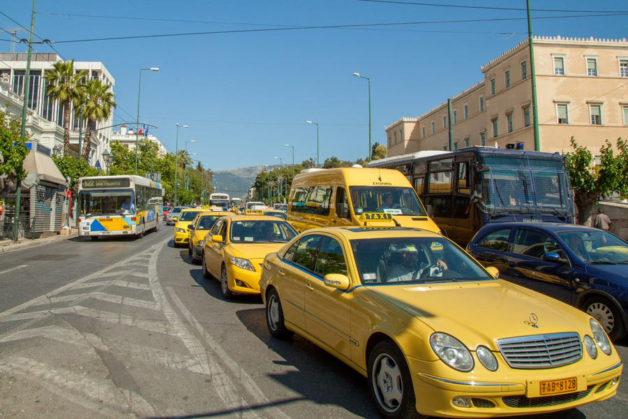 Νέες παρατάσεις για ρυμουλκά και απόσυρση των παλιών ταξί