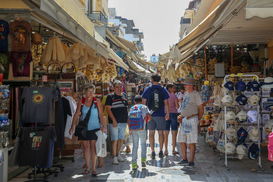 Άγνωστος έριξε μπάζα σε αγωγό λυμάτων στην 1866