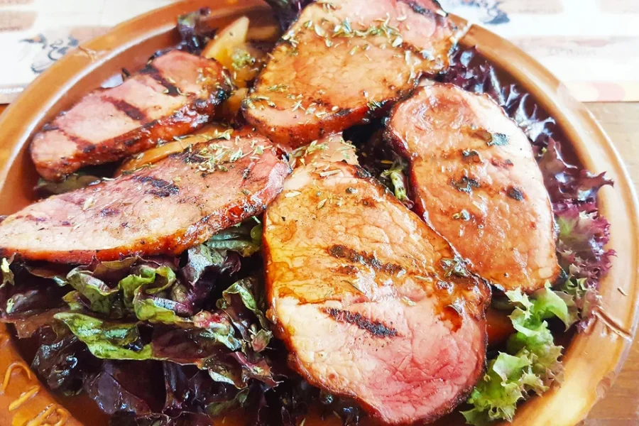 Το Απάκι, ανάμεσα στα καλύτερα πιάτα με χοιρινό στον κόσμο!