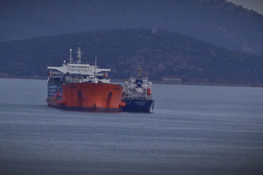 Δεξαμενόπλοιο με σημαία Παναμά φέρεται να δέχθηκε επίθεση νοτιοδυτικά της Μόκα στην Υεμένη