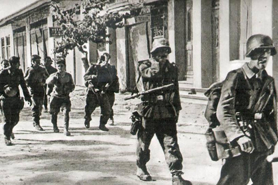1941, Γερμανοί στρατιώτες μπαίνουν στην πόλη των Χανίων