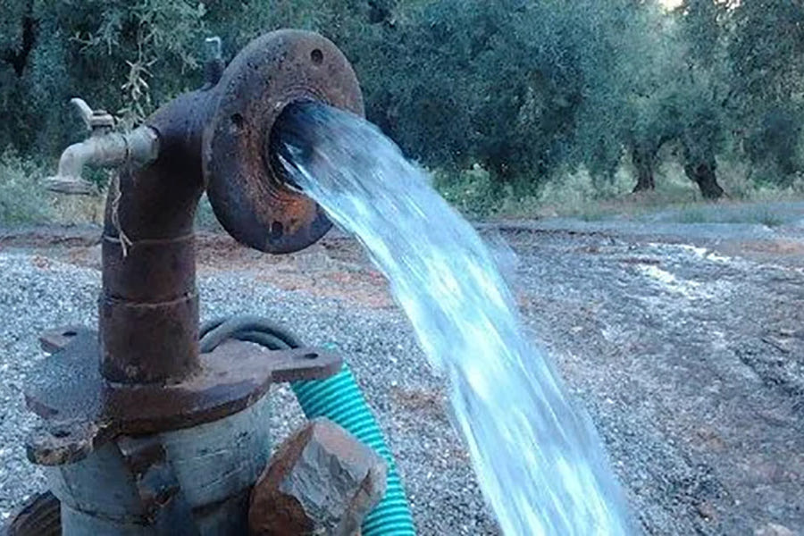 Μεσσαρά: Πουλούν νερό από παράνομες γεωτρήσεις