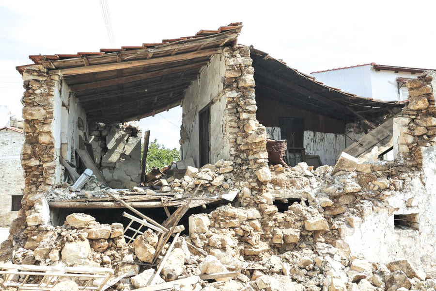 Σεισμόπληκτα κτήρια: Aπό τους 3.000 φακέλους έχουν εγκριθεί μόλις 111 άδειες!