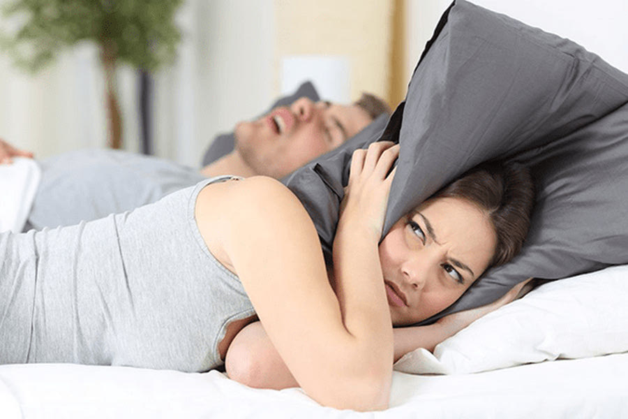 Το διαζύγιο…ύπνου ή πως το ροχαλητό χωρίζει τα ζευγάρια