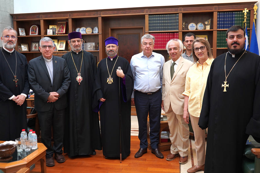 Επίσκεψη του Πατριάρχη Κωνσταντινουπόλεως της Αρμενικής Αποστολικής Εκκλησίας στον Περιφερειάρχη Κρήτης