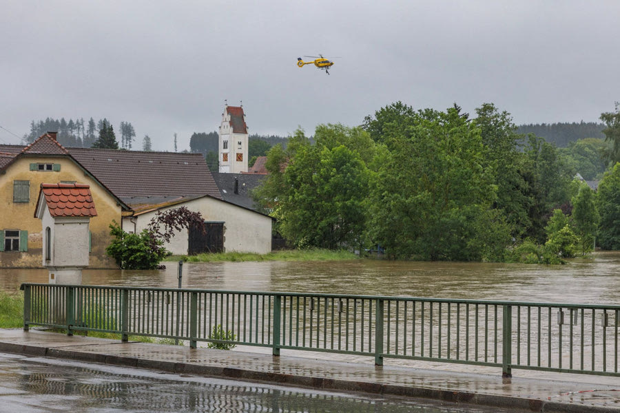 Γερμανία: Ενας πυροσβέστης έχασε τη ζωή του και ένας αγνοείται στις πλημμύρες της Βαυαρίας