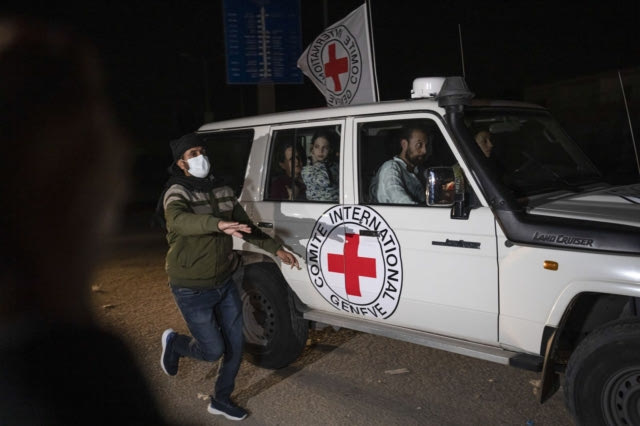 Γάζα: Επίθεση στα γραφεία του Ερυθρού Σταυρού – 22 νεκροί και δεκάδες τραυματίες