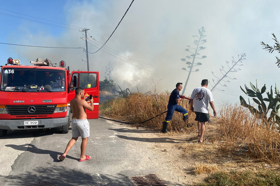 Κίνδυνος για φωτιά: Οι δήμοι έχουν καθαρίσει τα κοινόχρηστα οικόπεδα;