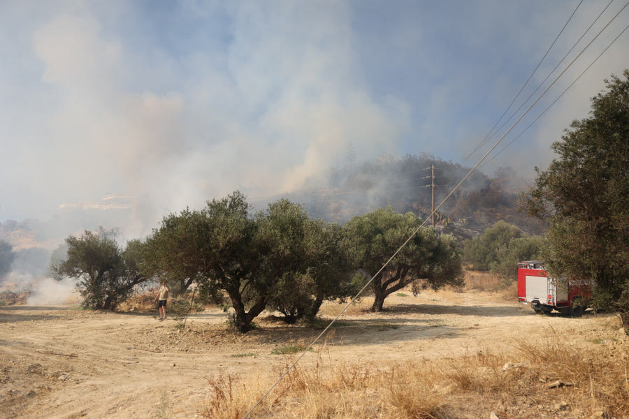 Ηράκλειο: Η άμεση επέμβαση της Πυροσβεστικής έσβησε την φωτιά στη περιοχή «Τσαγκαράκη Μετόχι»