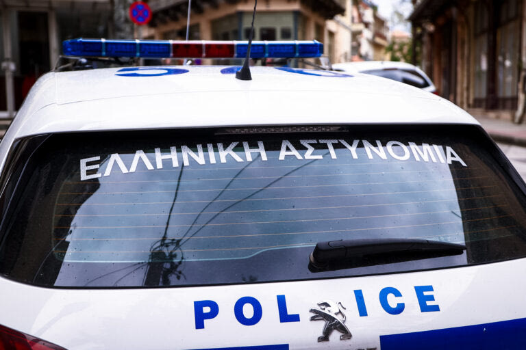 Ρέθυμνο: Συλλήψεις δύο Ελλήνων για ενδοοικογενειακή βία, όπλα και ναρκωτικά