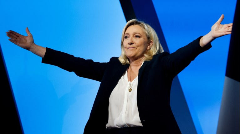 Tα πρώτα επίσημα αποτελέσματα στη Γαλλία: Νύχτα θριάμβου για την Μαρίν Λε Πεν