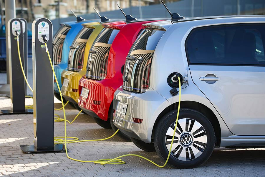 Τα ηλεκτρικά οχήματα έχουν διπλάσιες πιθανότητες να χτυπήσουν πεζούς από τα αυτοκίνητα με κινητήρα εσωτερικής καύσης