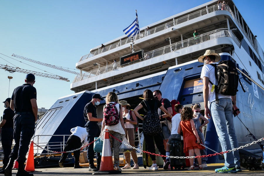 Στην Επιτροπή Ανταγωνισμού οι  τιμές στα ακτοπλοϊκά εισιτήρια