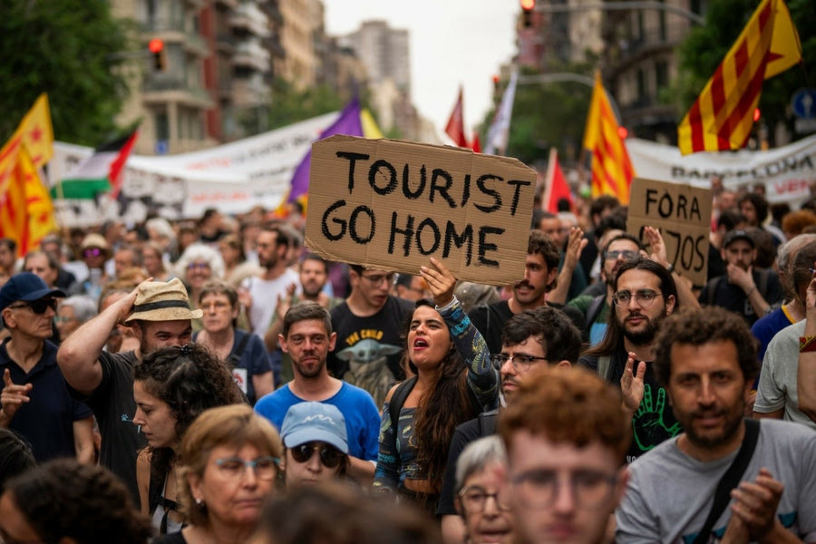 Νέες διαμαρτυρίες: Δεν αντέχουμε άλλους τουρίστες